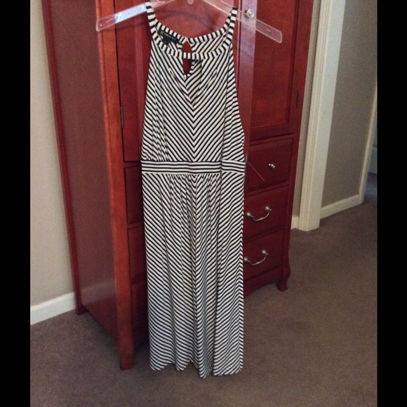 INC Cute black & white dress!