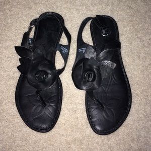 black sandals size 7. BORN