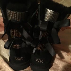 Uggs boots Bailey bow size 6