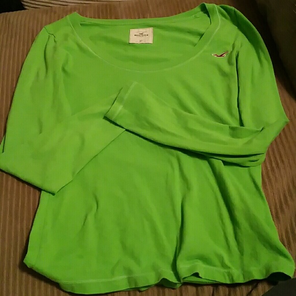 Long sleeve green shrit