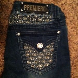 Premiere by Rue 21. 5/6 regulars