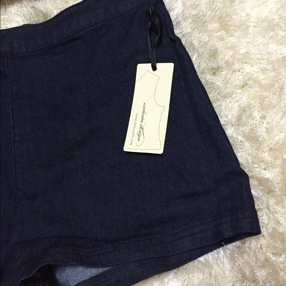 BUNDLE!! Highwaist Dark blue shorts and stripe top - Picture 2 of 4