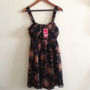 Candie's Sress Size 7