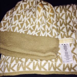 Michael Kors Hat & scarf set