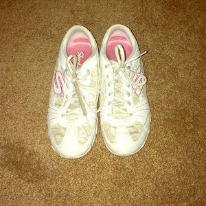 Skechers tennis shoes