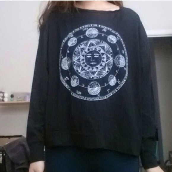 Brandy melville horoscope long sleeved top