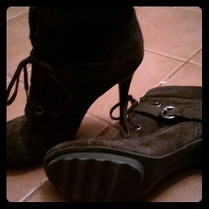 Dark brown suede ankle boots!