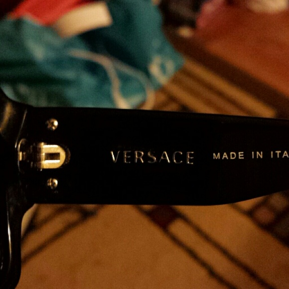 Gianni Versace Ladies Gold Bow sunglasses - Picture 2 of 4