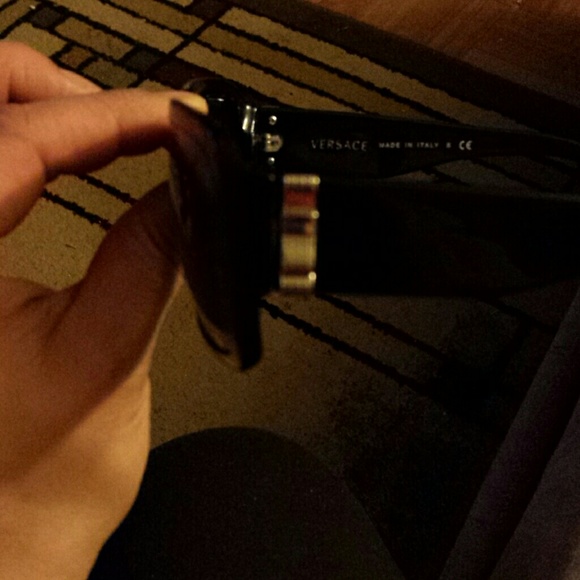 Gianni Versace Ladies Gold Bow sunglasses - Picture 3 of 4