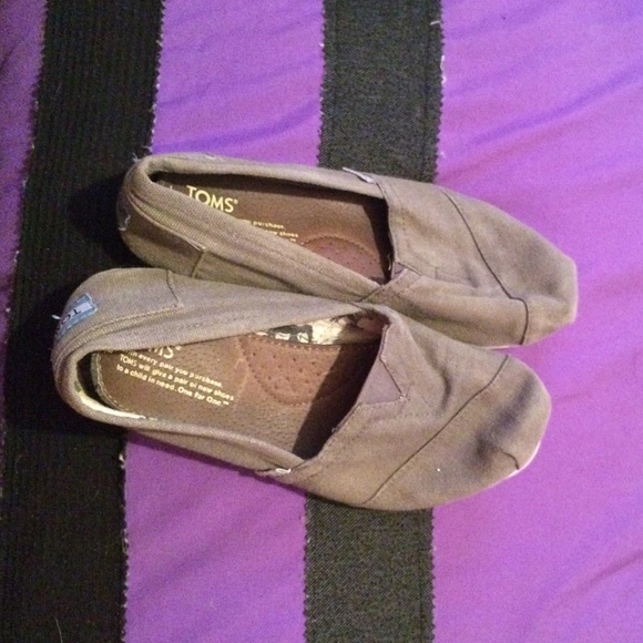Toms