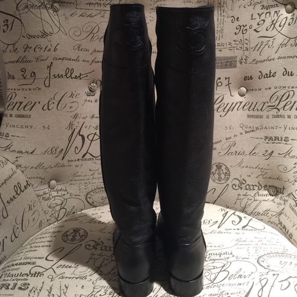 Price ⬇️ CHANEL* Boots* - Picture 2 of 4