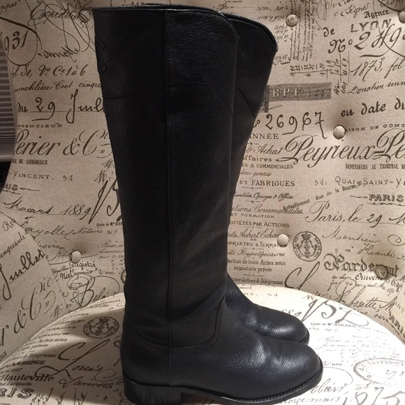 Price ⬇️ CHANEL* Boots* - Picture 3 of 4