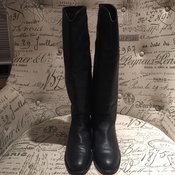 Price ⬇️ CHANEL* Boots* - Picture 4 of 4