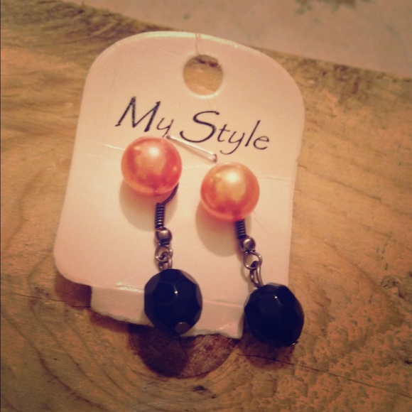 Pink pearl earrings