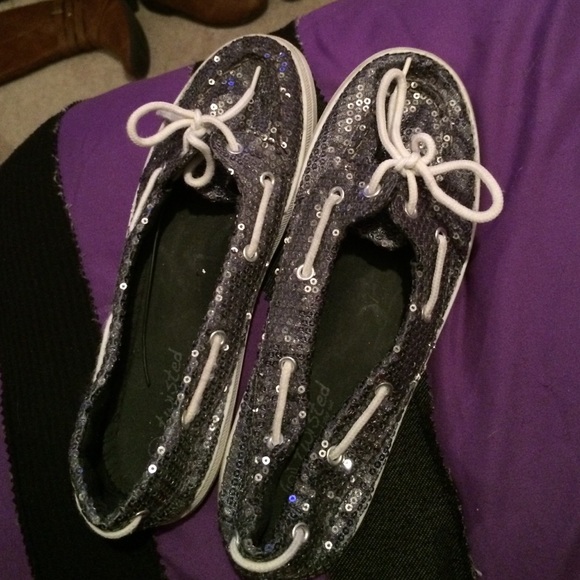 Super cute slip ona