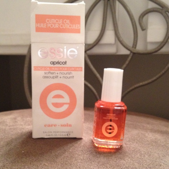 SOLD Essie apricot oil
