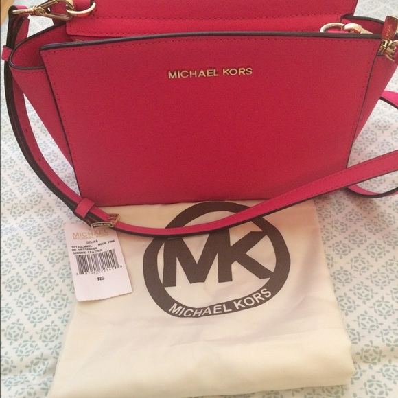 Michael Kors Medium Selma neon pink