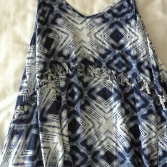 Billabong dress - Picture 2 of 4