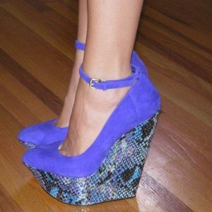 Wild pair snake skin wedges
