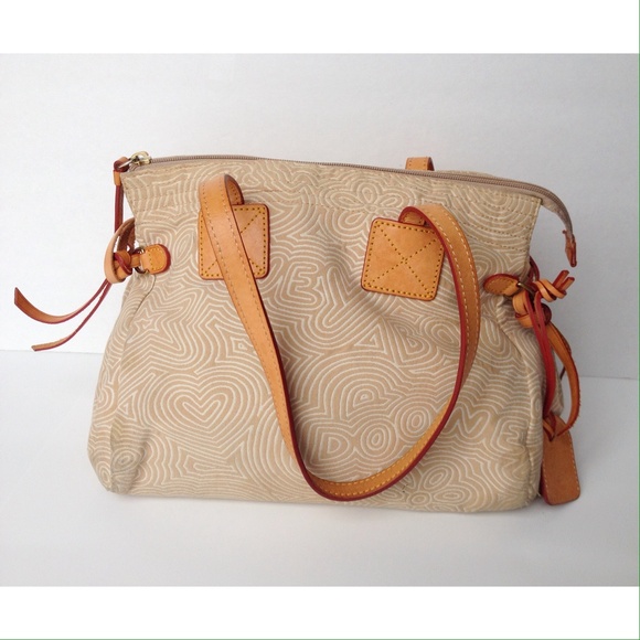 Dooney & Bourke Handbags - Authentic Dooney and Bourke Bag✨