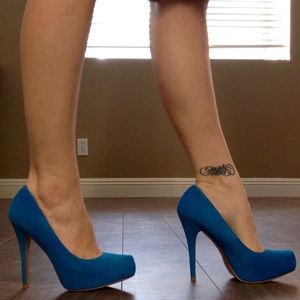 🔥Electric blue pumps🔥