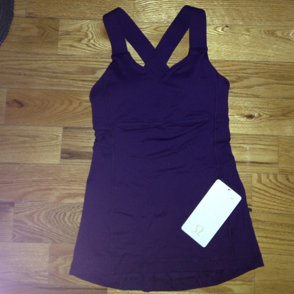 Lululemon top size 4 color plum