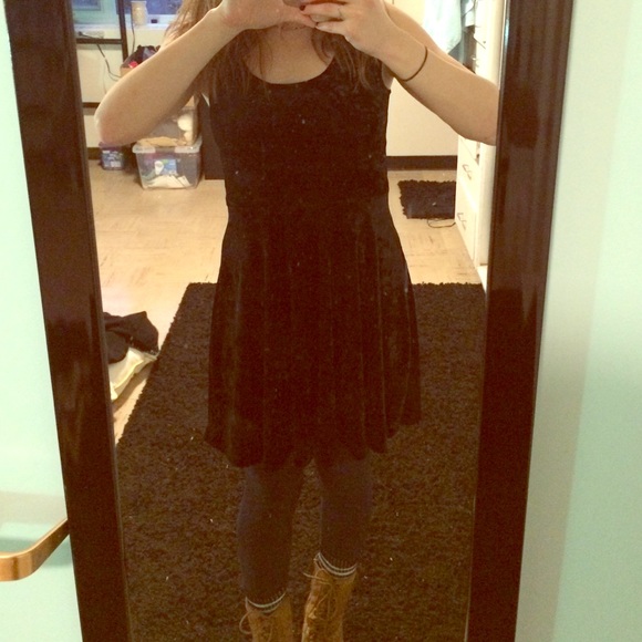 Forever 21 Felt Black Dress