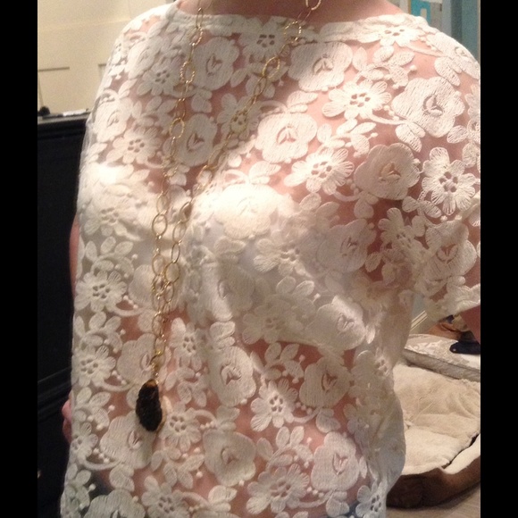 💄Feminine and flirty top! Host pick 😊