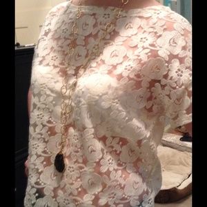 💄Feminine and flirty top! Host pick 😊