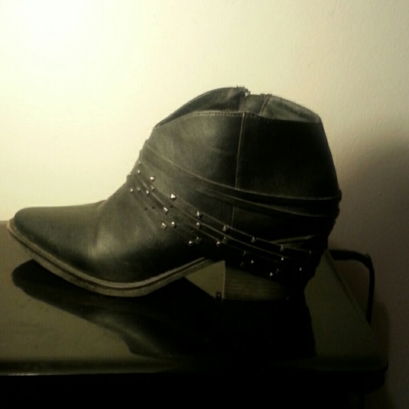 Black ankle booties