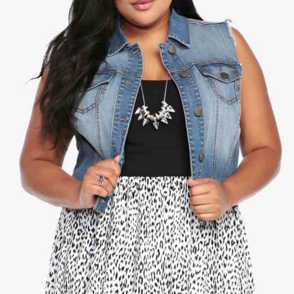 Light Washed Cropped Denim Vest