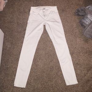 White American Eagle Skinny Jeans