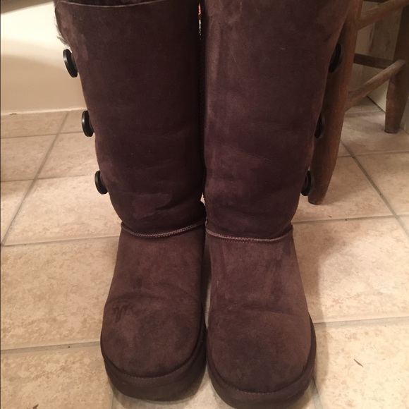 UGG Bailey Button (WILLING TO NEGOTIATE PRICE)