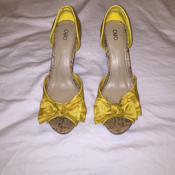 Yellow peep toe shoes