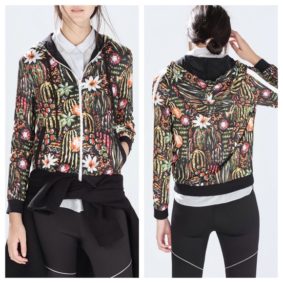 Zara Sweaters - ZARA NWT ZIP UP HOODIE