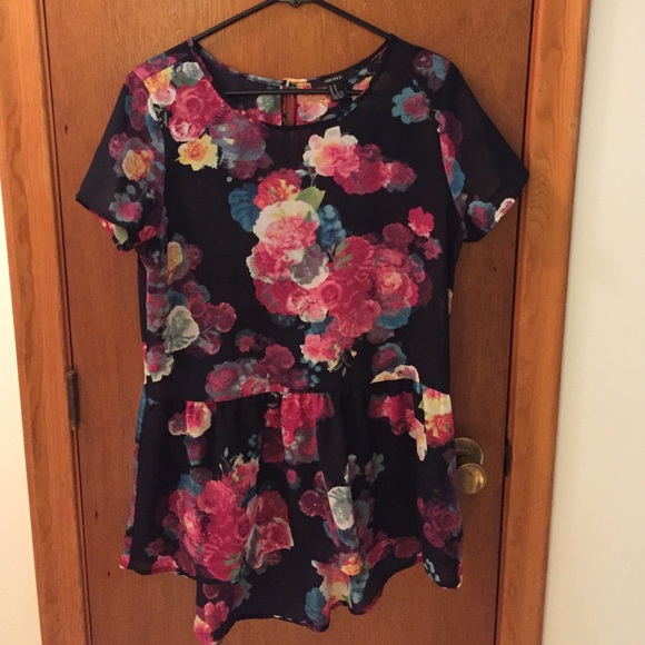 Flowy floral top!