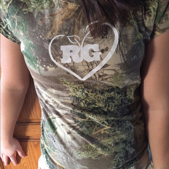 🚫SOLD🚫Real tree t shirt