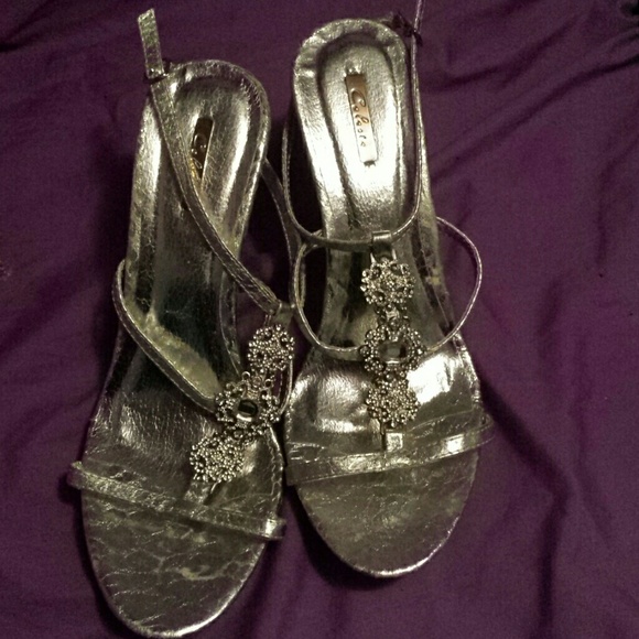 Cute Silver pumps