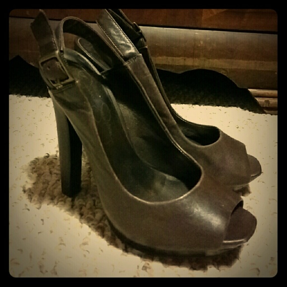 Jessica Simpson Leather peep toe slingbacks