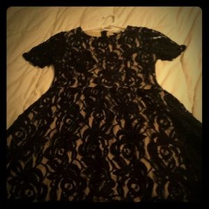 Beautiful dress black lace overlining