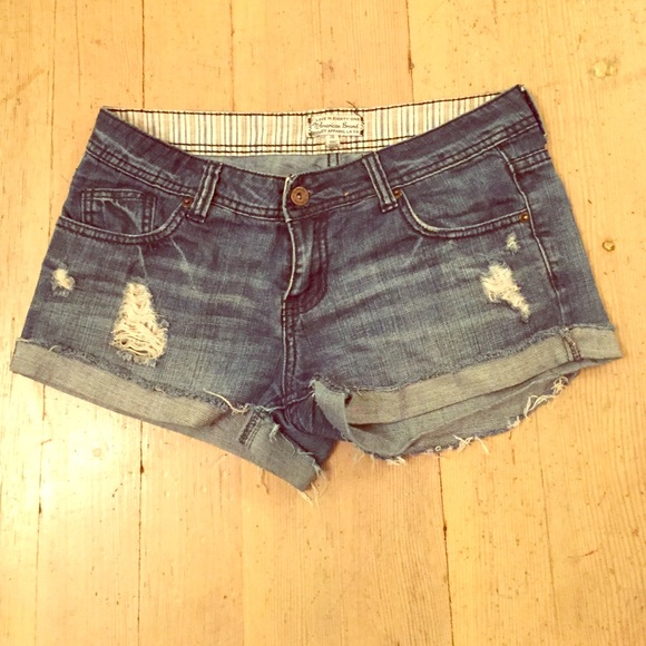Forever 21 distressed jean shorts