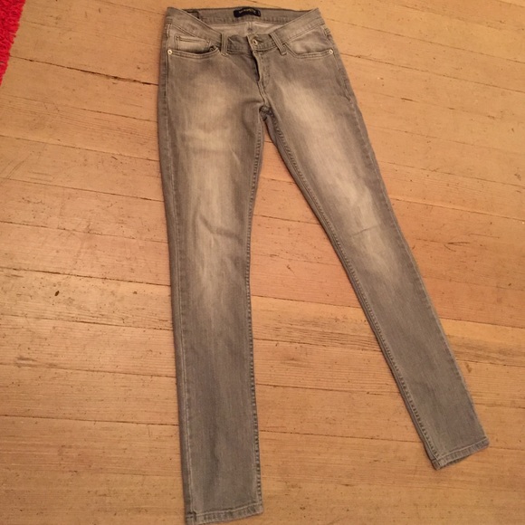 Levi's grey jeans
