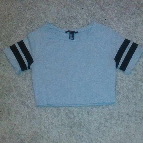 Forever 21 Tops - Sporty crop top