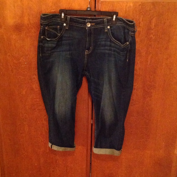 A.N.A. Dark Denim Crops