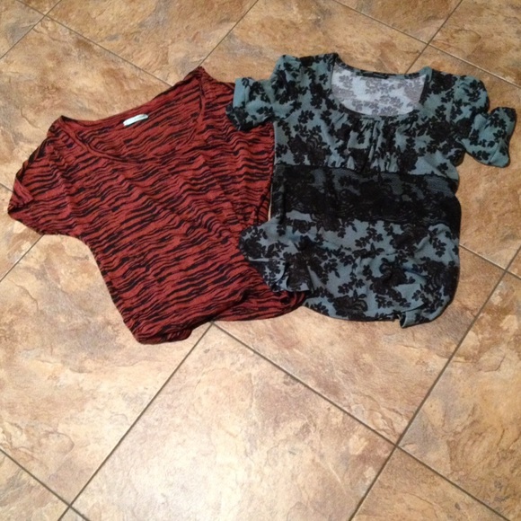 Bundle of 2 shirts