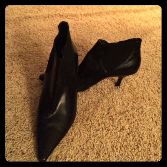 Black BCBG booties