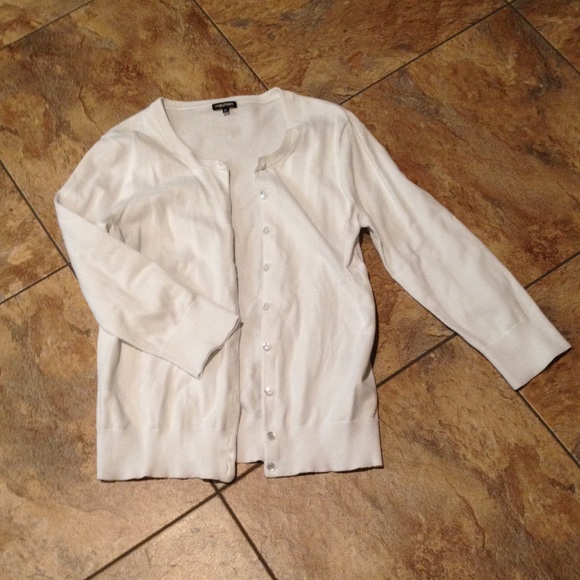 White 3/4 sleeve cardigan