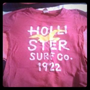 Hollister graphic tee