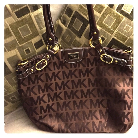 Michael Kors purse! Brand new! (Not Authentic).