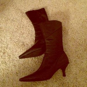 Audrey Brooke black half calf boot